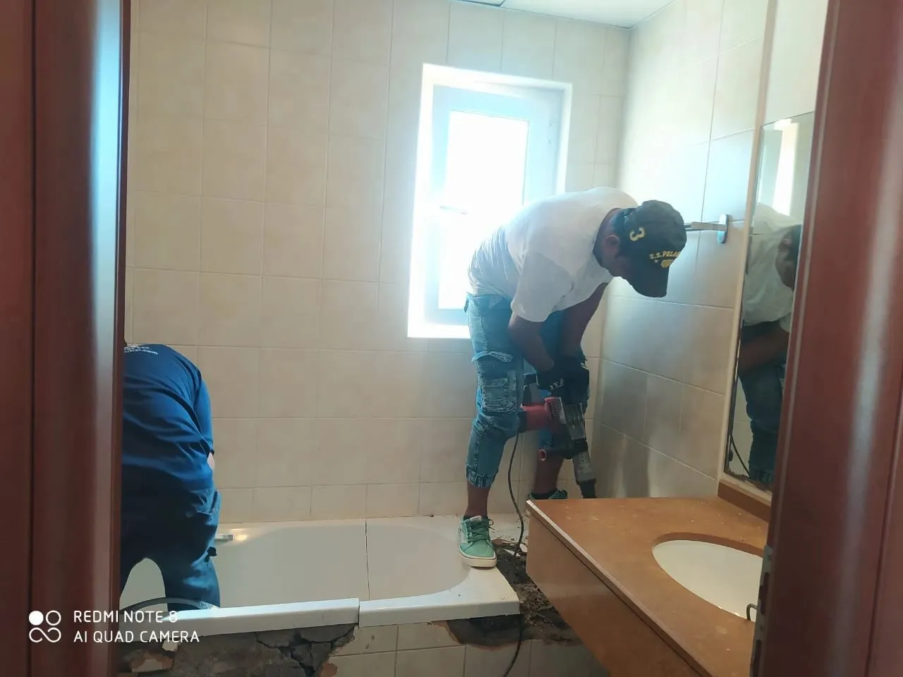 Removal of the bathtub in Dubai